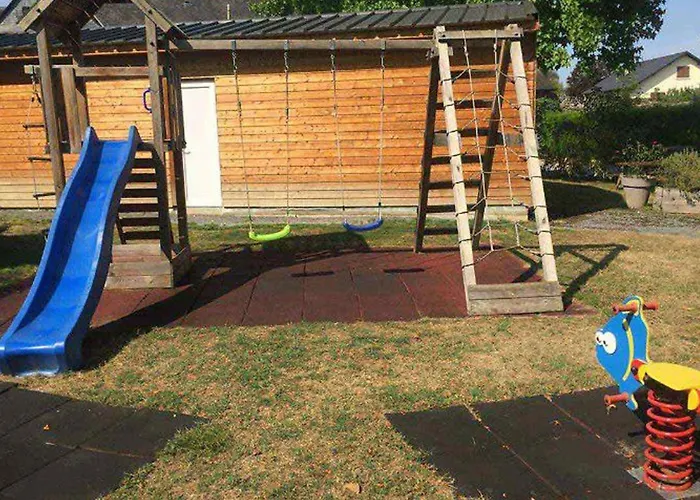 Cosy Avec Terrasse Pour 4 Personnes - Api-1-52-406 Camping *