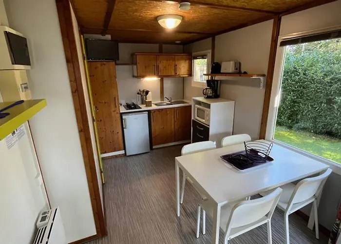 Kemp Cosy Avec Terrasse Pour 4 Personnes - Api-1-52-406 *